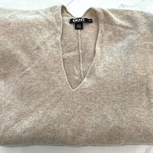 DKNY TAN heathered WOOL, Silk & Cashmere boxy V neck sweater size PS
